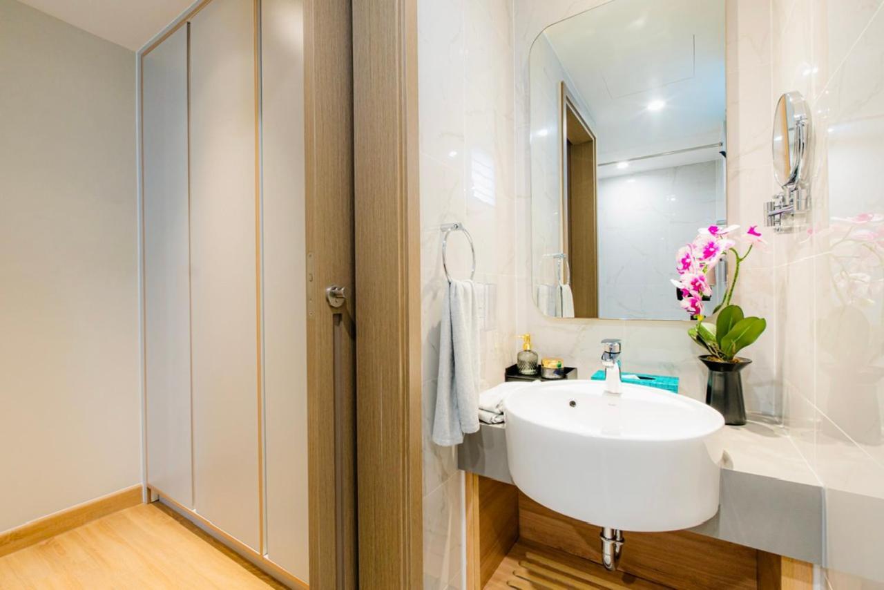 Zenity Luxury Apartment In District 1 Since 2024 Bandar Ho Chi Minh Luaran gambar