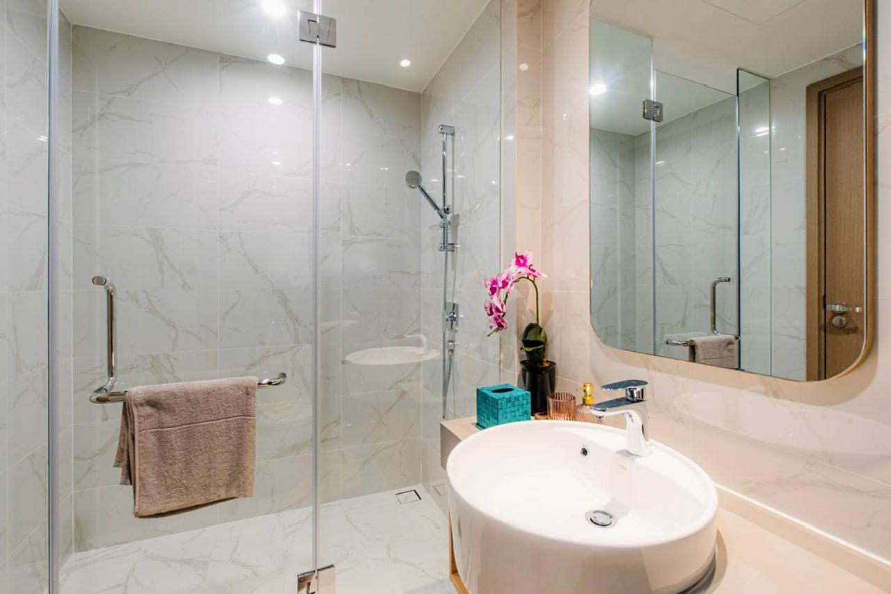 Zenity Luxury Apartment In District 1 Since 2024 Bandar Ho Chi Minh Luaran gambar