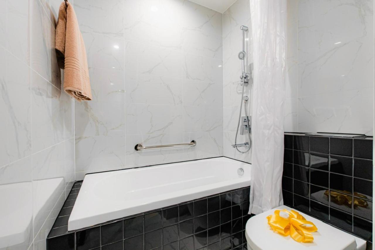 Zenity Luxury Apartment In District 1 Since 2024 Bandar Ho Chi Minh Luaran gambar