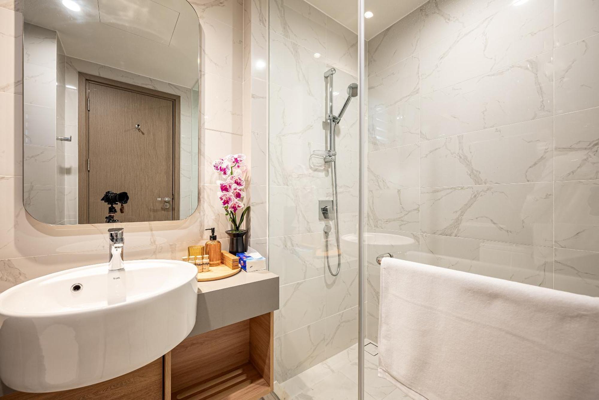 Zenity Luxury Apartment In District 1 Since 2024 Bandar Ho Chi Minh Luaran gambar